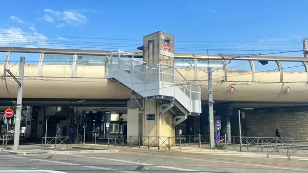 Monte Escalier Guide Monte escalier Cenon
