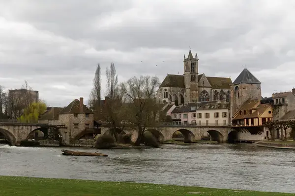 Monte Escalier Guide Monte escalier Moret-Loing-et-Orvanne